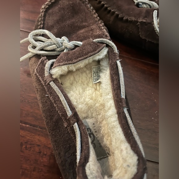 UGG Australia Dakota moccasins slippers shoes Style 5133 size 7 women’s - Picture 8 of 10